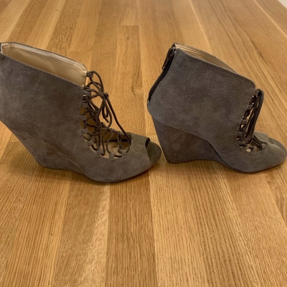 Shoemint gray lace up wedge Rare - Picture 5 of 5